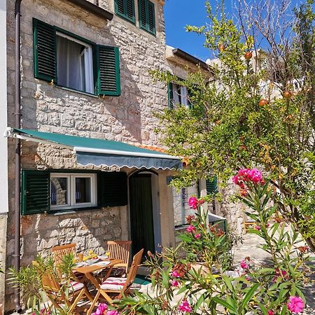 Charming Traditional Townhouse - Holiday Home Kata Єзера Екстер'єр фото