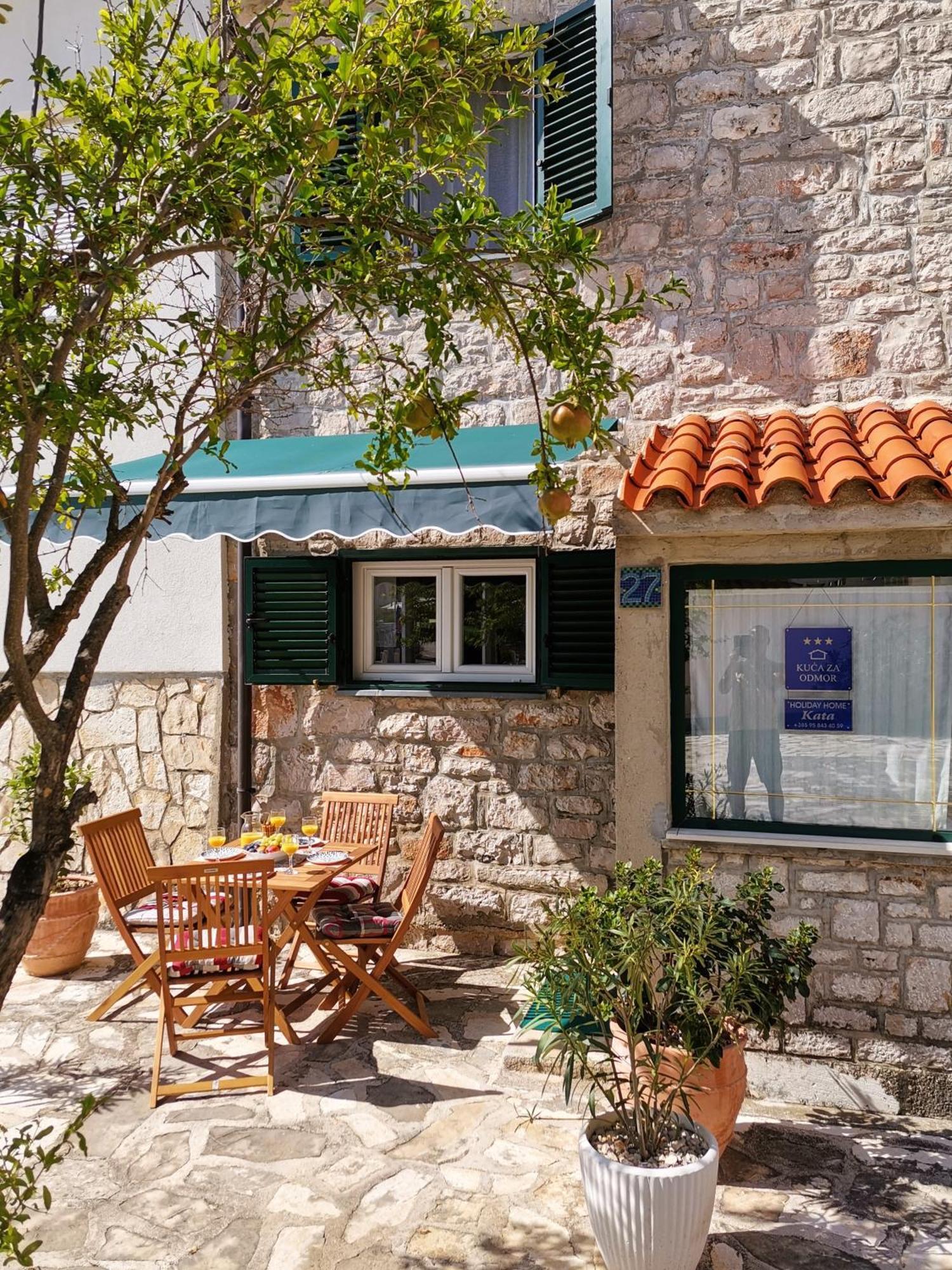 Charming Traditional Townhouse - Holiday Home Kata Єзера Екстер'єр фото